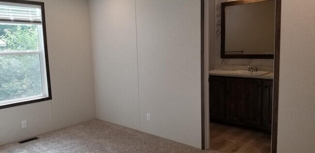 Foto del edificio - 2752 W North Union Rd