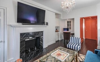 Building Photo - 44 Nassau St