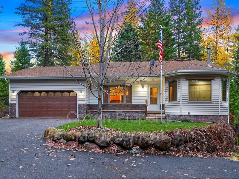 Primary Photo - 407 Lake Loop Dr