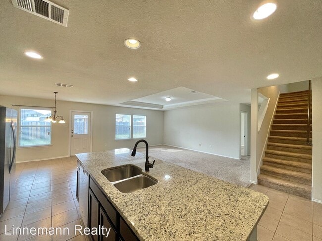 Building Photo - 5 br, 3 bath House - 304 W. Orion Drive