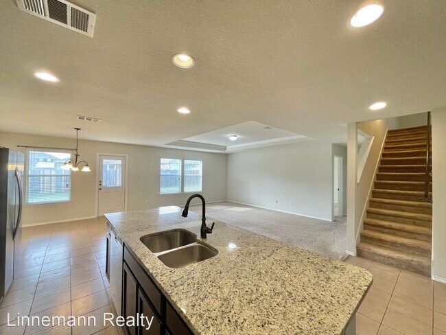 Foto del edificio - 5 br, 3 bath House - 304 W. Orion Drive