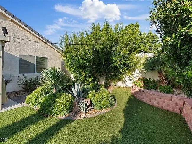 Foto del edificio - 8840 W Ackerman Ave
