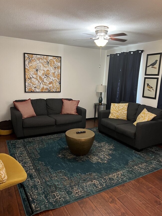 Foto del edificio - 1616 Morehead Ave