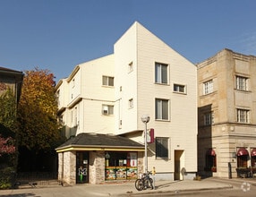 Building Photo - 312 S Thayer St