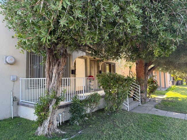 Building Photo - 512-514 N. Pacific Ave.