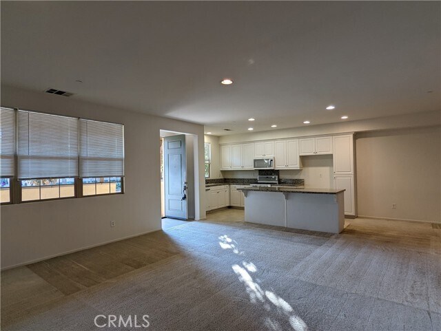 Building Photo - 867 East Promenade