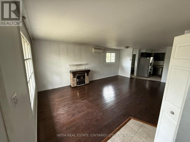 Building Photo - 7 Ardsley Rd