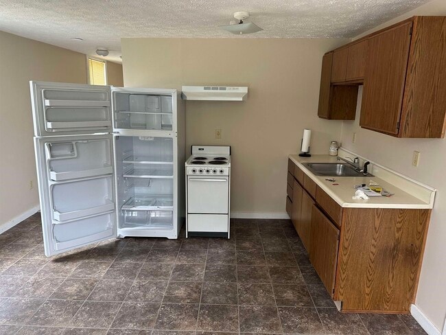 Building Photo - 71 Moultonville Rd