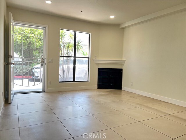 Foto del edificio - 4018 W 5th St