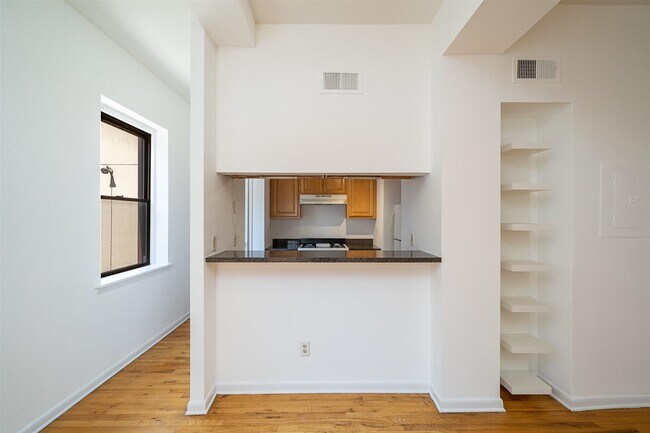 Building Photo - 227 Christopher Columbus Dr