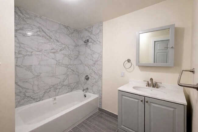 Foto del edificio - 64 S 13th St