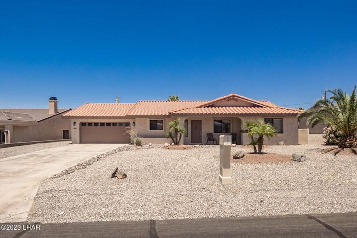 Foto del edificio - Long Term Four Bedroom House with Pool!