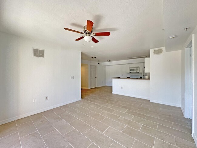 Photo - 151 SW Palm Dr Townhome