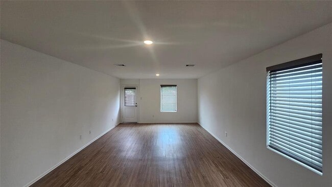 Building Photo - 21575 Carosella Dr