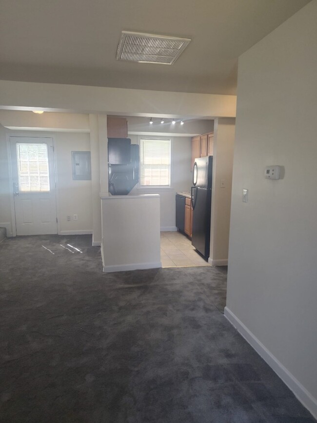 Foto del edificio - Check out this perfect townhome for you!