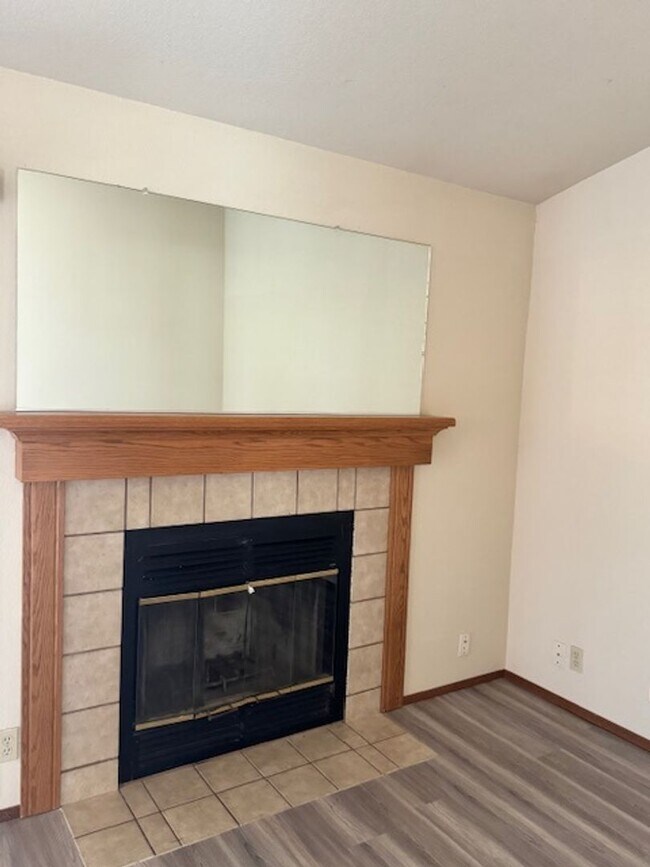 Foto del edificio - North Hilltop Home with 2 Car Garage