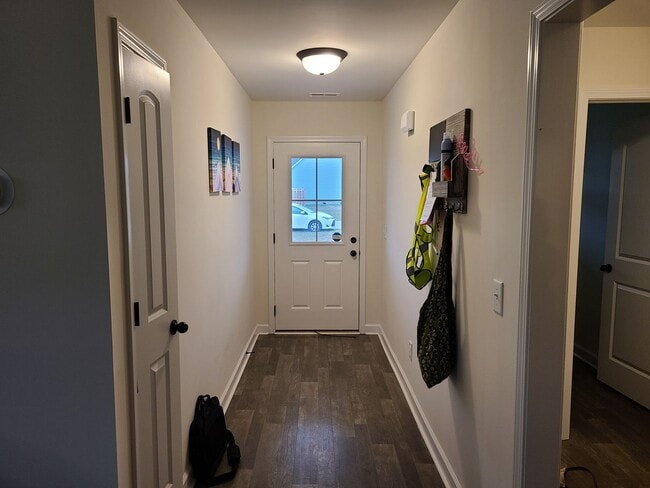 Building Photo - 3 Bedroom 2 Bath Home with Bonus - Osprey ...