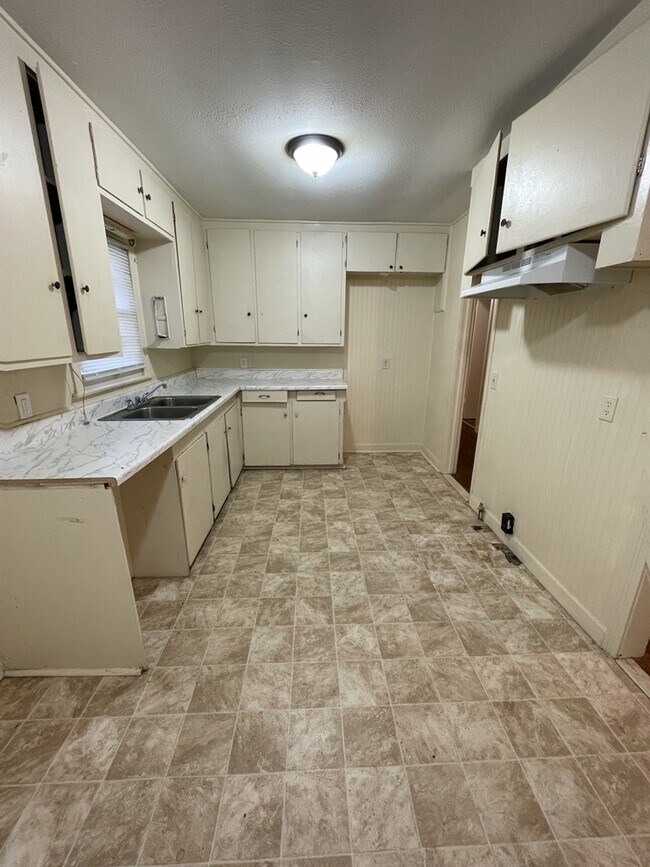 Foto del edificio - 2786 Brookwood Dr