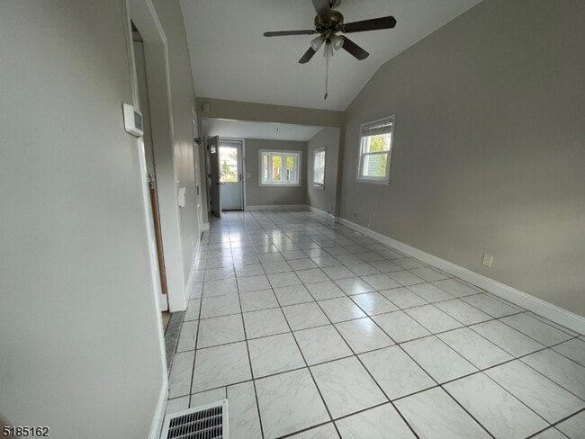 Foto del edificio - 39 Chesapeake Ave