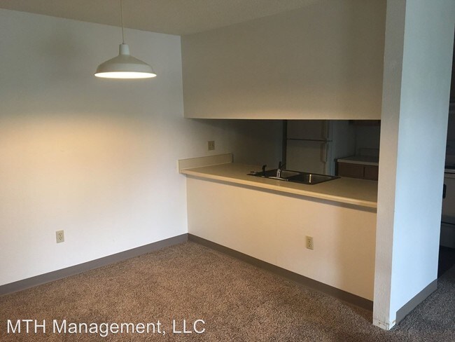 Building Photo - 1 br, 1 bath Apartment - 204 Southfield St.