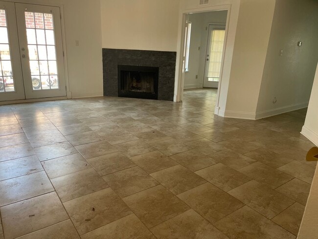 Fully remodeled 3 bed 2 bath 2 car garage ... - Fully remodeled 3 bed 2 bath 2 car garage ... House