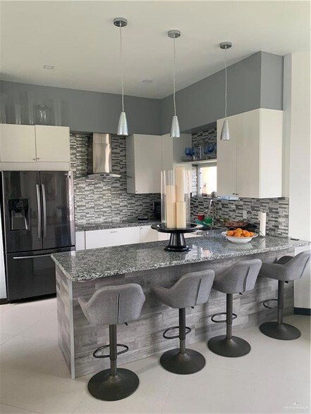 Building Photo - 800 New Orleans Cir