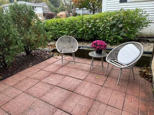 Building Photo - 131 Newberry Ave