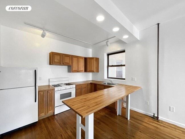 Building Photo - 503 W 148th St