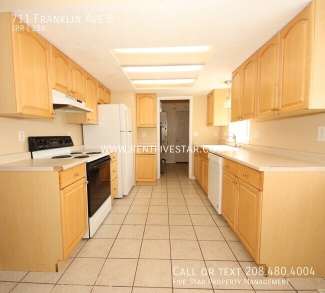 Foto del edificio - 711 Franklin Ave
