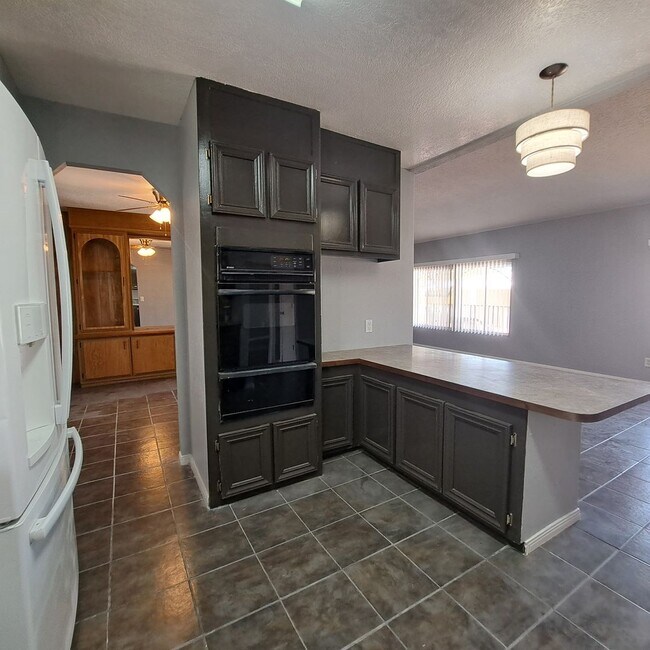 Foto del edificio - 5033 Sitka Ln
