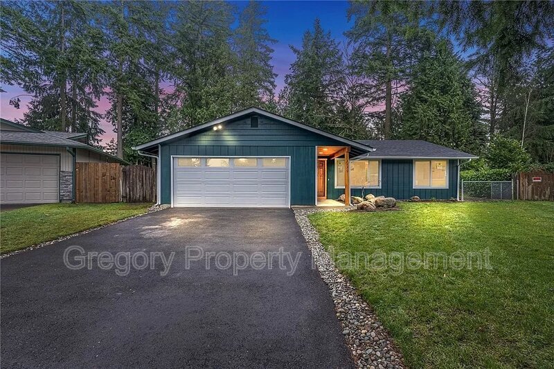 Foto principal - 3230 138th St SE