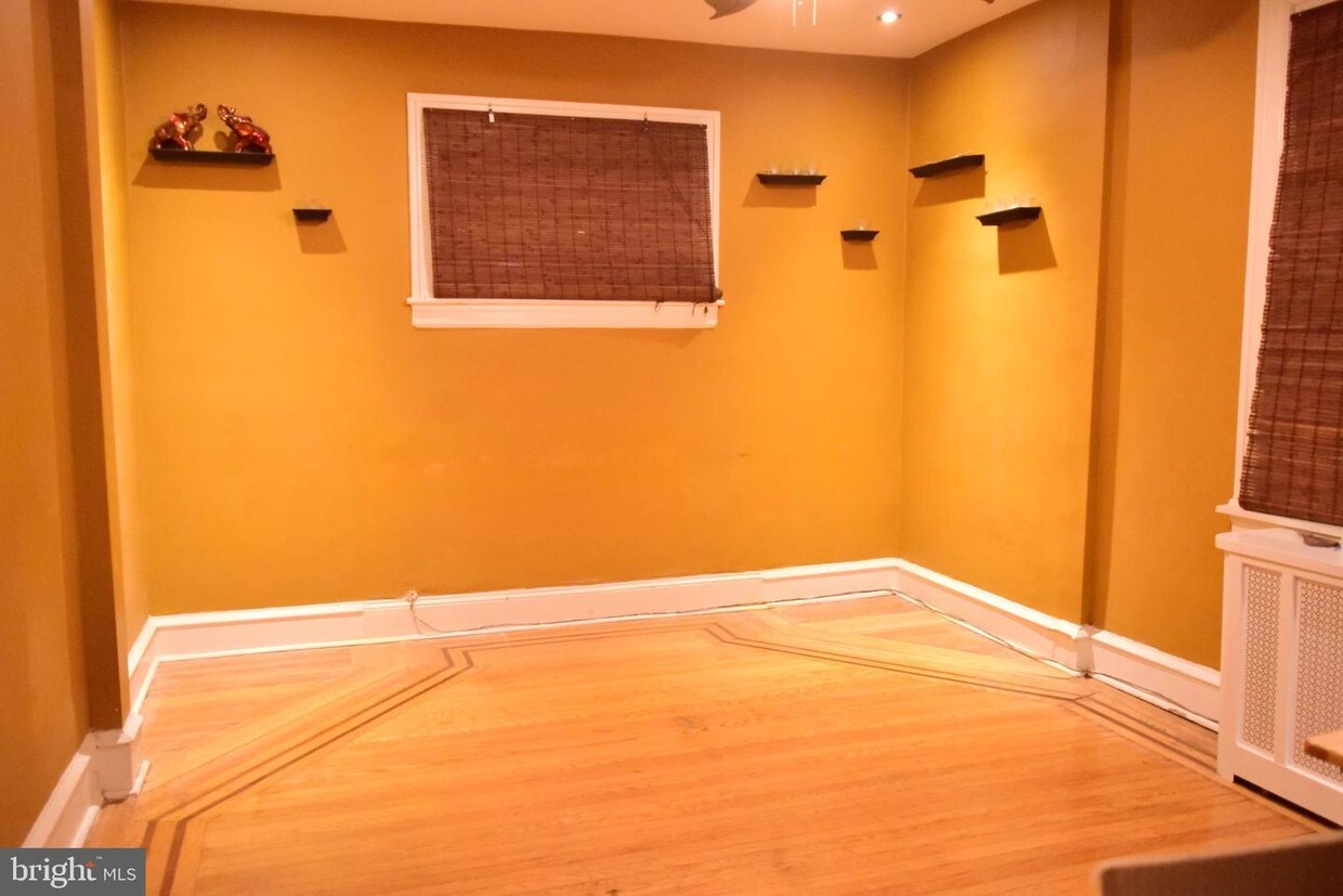 Foto principal - 1424 W Grange Ave