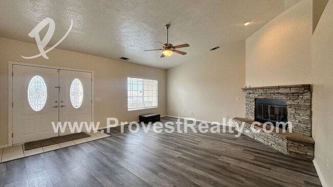 Building Photo - 14871 Apple Valley Rd