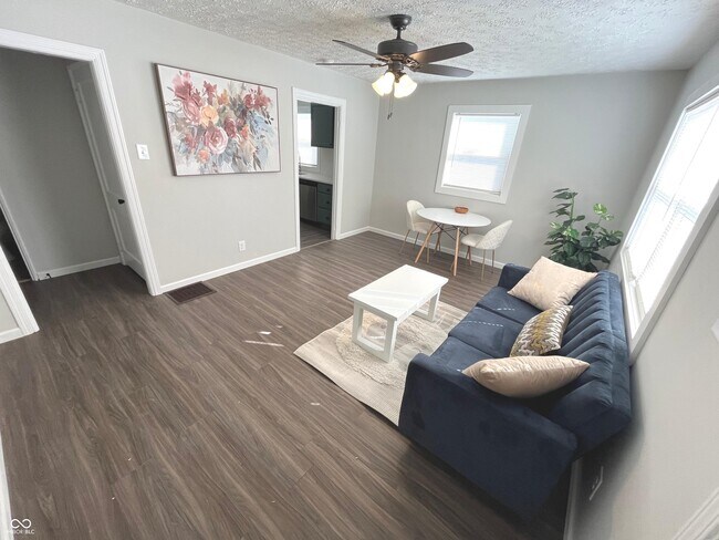 Building Photo - 1854 E Legrande Ave