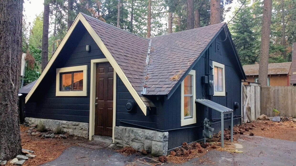 Primary Photo - 8333 Rainbow Avenue