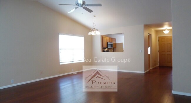 Foto del edificio - 6927 Flowering Almond Dr