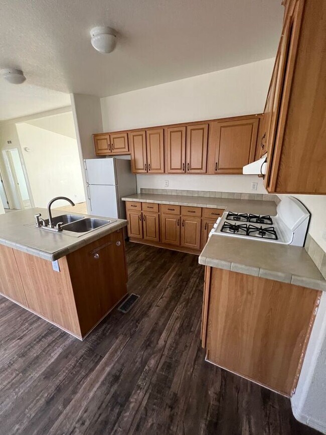 Foto del edificio - 3 bedroom 2 bath near University of Arizon...