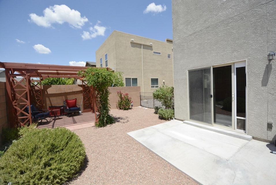 Foto del edificio - 6736 Tree Line Ave NW