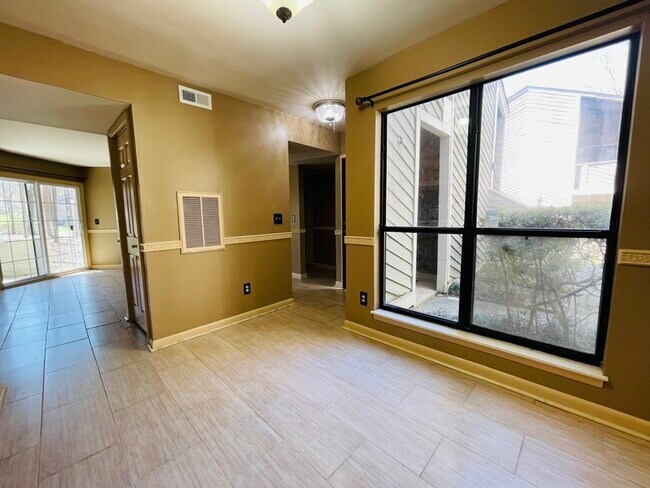 Building Photo - 4417 Sharon Chase Dr
