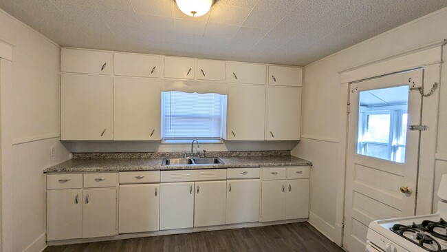 Foto del edificio - 3530 Ave A