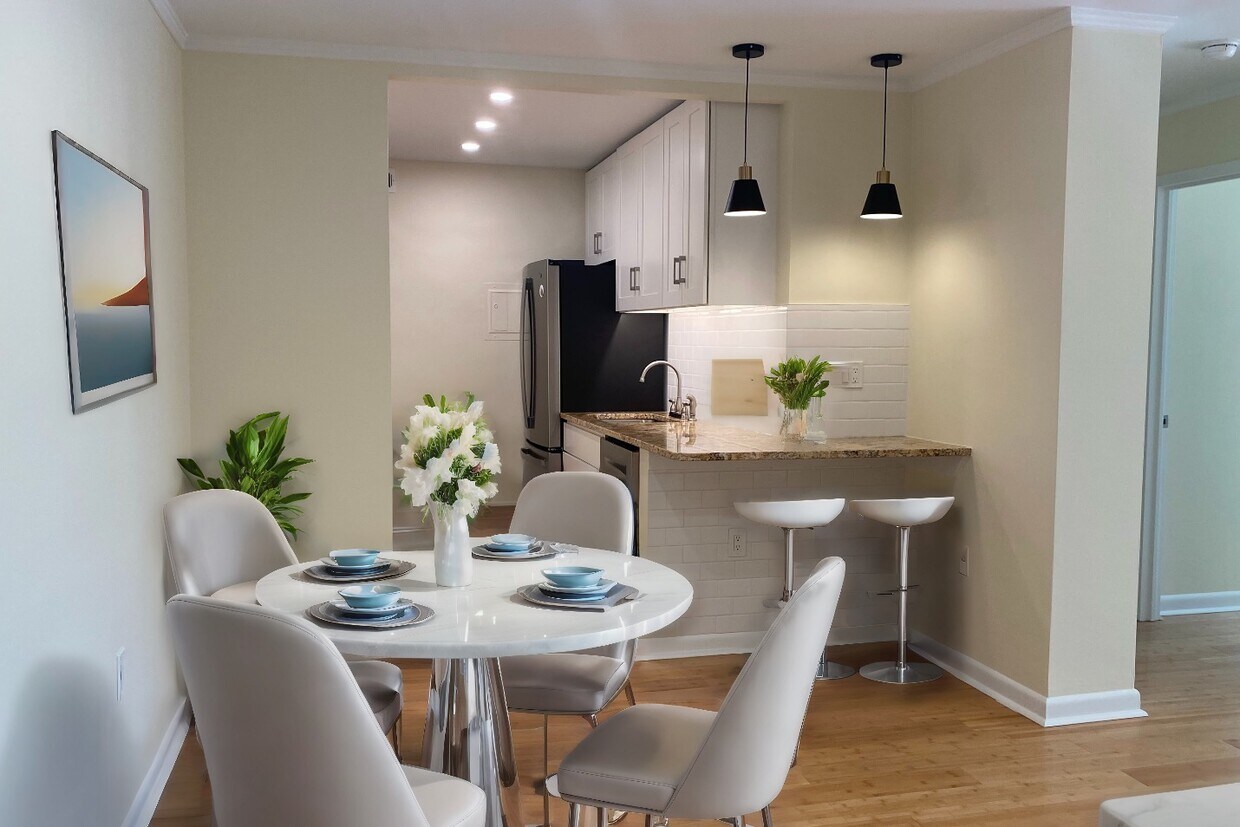 Foto principal - 2711 Ordway St NW