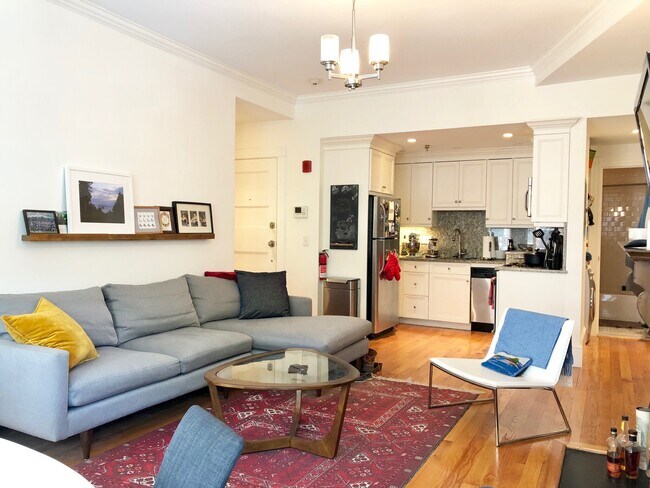 Foto del edificio - 247 Newbury St