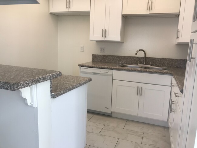 Modern Kitchen - 420 Avenue G Ave