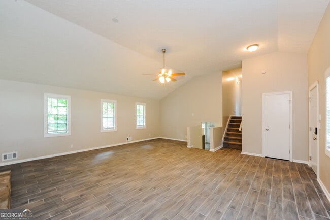 Building Photo - 418 Hearth Pl NW