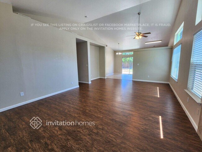 Foto del edificio - 5012 Fernwood Cir