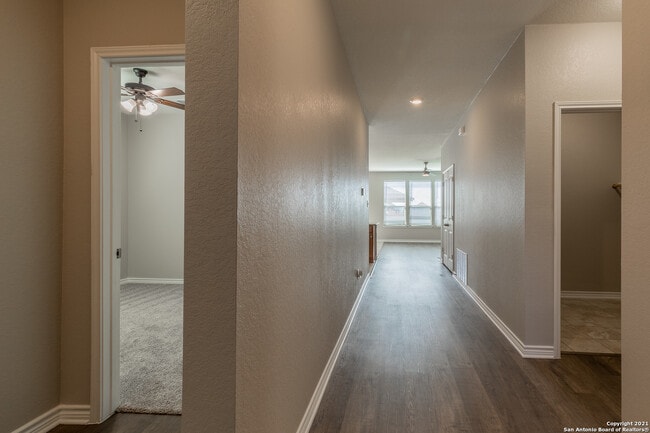 Building Photo - 682 Pond Springs