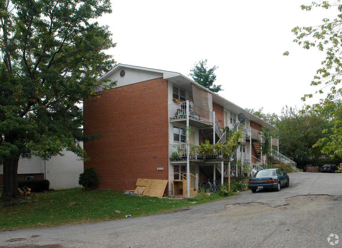 Primary Photo - 815 Riverview Dr