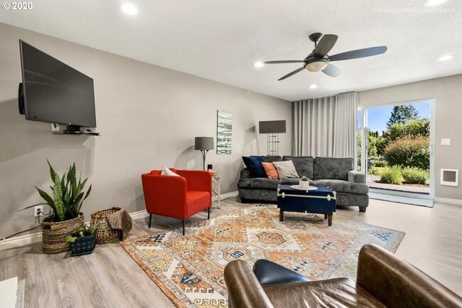 Photo - 3649 SW 52nd Pl Apartment