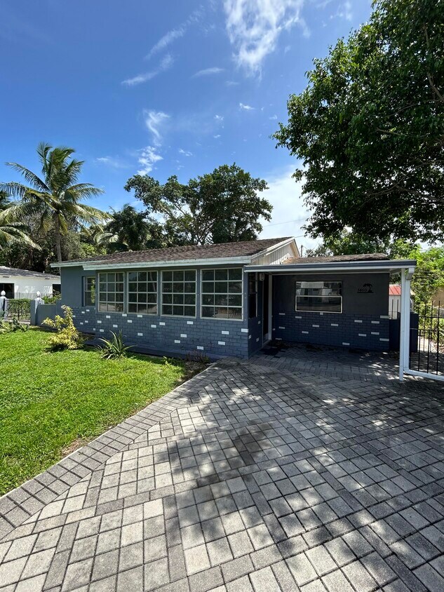 Primary Photo - 1460 SW 29th St