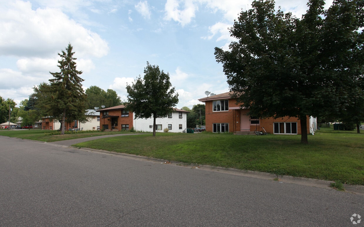 Building Photo - 4341-4357 NE Tyler Pl